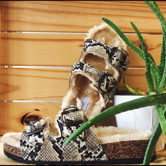 BAMBOO Shoes - NWT • BAMBOO • faux snakeskin sandals •